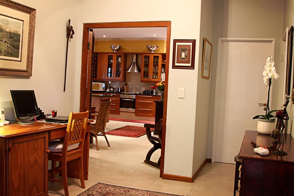 סומרסט ווסט Golf And Garden Guesthouse מראה חיצוני תמונה